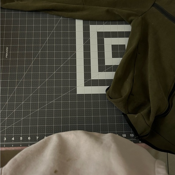 Nike Green Zip-Up Sweater with Stand-Up Collar - Picture 5 of 12